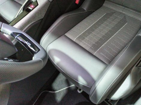 Peugeot 5008 HYBRID 145 CH BVA E-DCS6 7PL GT