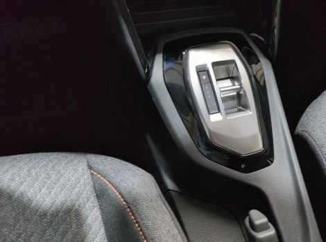 Peugeot 208 HYBRID 110 BVA E-DCS6 STYLE