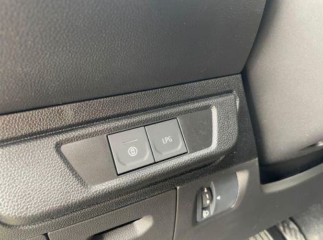 Dacia SANDERO STEPWAY ECO G 120 CH BOITE AUTOMATIQUE EXPRESSION AVEC CLIMATISATION AUTOMATIQUE ET SIEGES CHAUFFANTS