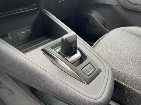 Renault CAPTUR 4 E-TECH FULL HYBRID 160 CH TECHNO AVEC CONSOLE FLOTTANTE PACK HIVER ET ROUE DE SECOURS