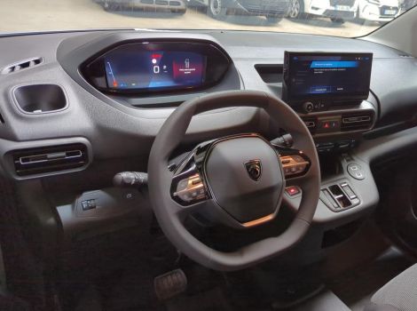 Peugeot PARTNER FOURGON XL DIESEL 130 CH AUTOMATIQUE 3PL SUREQUIPE
