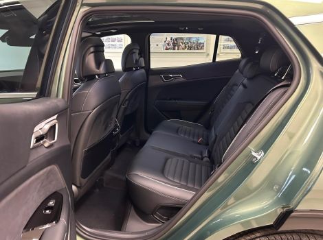 Kia SPORTAGE 1.6 T-GDI 180 CH MHEV GT-LINE PREMIUM DCT7 4WD AVEC SYSTEME AUDIO HARMAN/KARDON TOIT PANO JA19 ET TABLEAU DE BORD SUPERVISION 12.3"