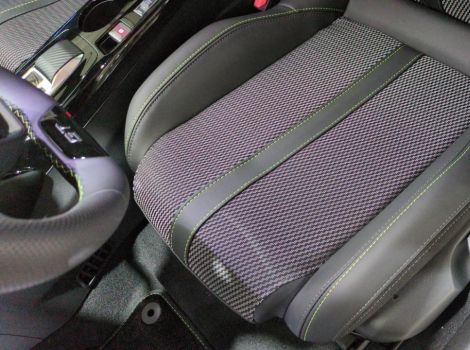 Peugeot 2008 HYBRID 145 BVA E-DCS6 GT SUREQUIPE