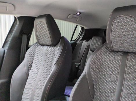 Peugeot 308 NOUVELLE BLUEHDI 130 S&S BVA EAT8 ALLURE AVEC PACK VISION 360