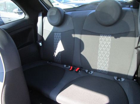 Fiat 500 1.0 HYBRID 70 CH SPORT TOIT PANORAMIQUE AVEC APPLE CARPLAY ET RADARS ARRIERE