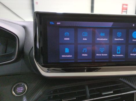 Peugeot 2008 HYBRID 145 BVA E-DCS6 ALLURE SUREQUIPE (NAVI, CAMERA 360, DRIVE ASSIST PLUS, SIEGES CHAUFFANTS)