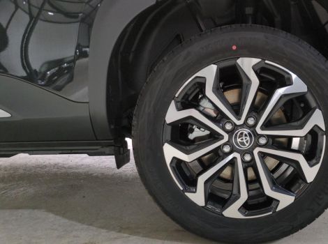 Toyota YARIS CROSS HYBRIDE 130H 2WD BVA DESIGN SUREQUIPE (RADARS AV-AR, SIÈGES CHAUFFANTS, ANGLES MORTS)