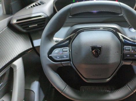 Peugeot 2008 HYBRID 145 BVA E-DCS6 ALLURE SUREQUIPE (NAVI, CAMERA 360, DRIVE ASSIST PLUS, SIEGES CHAUFFANTS)