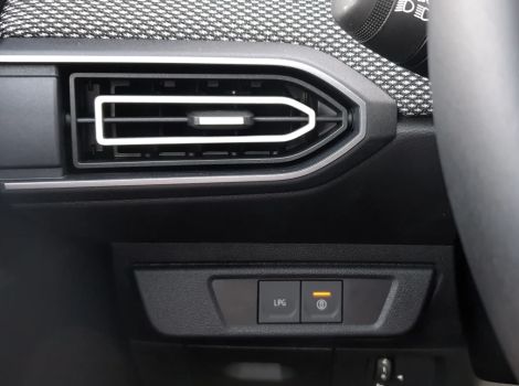 Dacia NOUVELLE SANDERO ECO-G 100 CH EXPRESSION AVEC CLIMATISATION AUTOMATIQUE RADAR DE RECUL ET SIEGES CHAUFFANTS