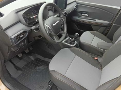 Dacia SANDERO ECO-G 100 CH EXTREME STEPWAY PCK PLUS AVEC CAMERA AVERTISSEUR D'ANGLES MORTS CONFORT PACK ET SIEGES CHAUFFANTS