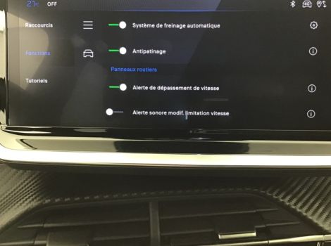 Peugeot 2008 HYBRID 145 e-DCS6 ALLURE